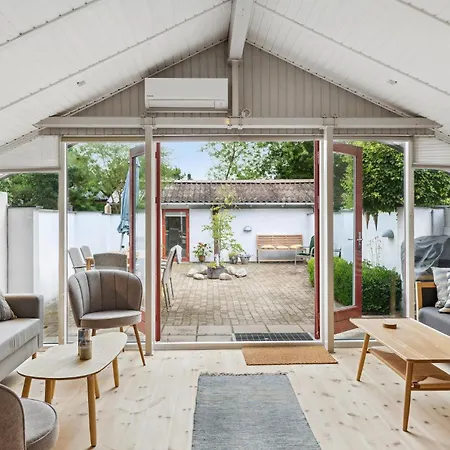 Feriehus Cozy In With Outdoor Swimming Pool *